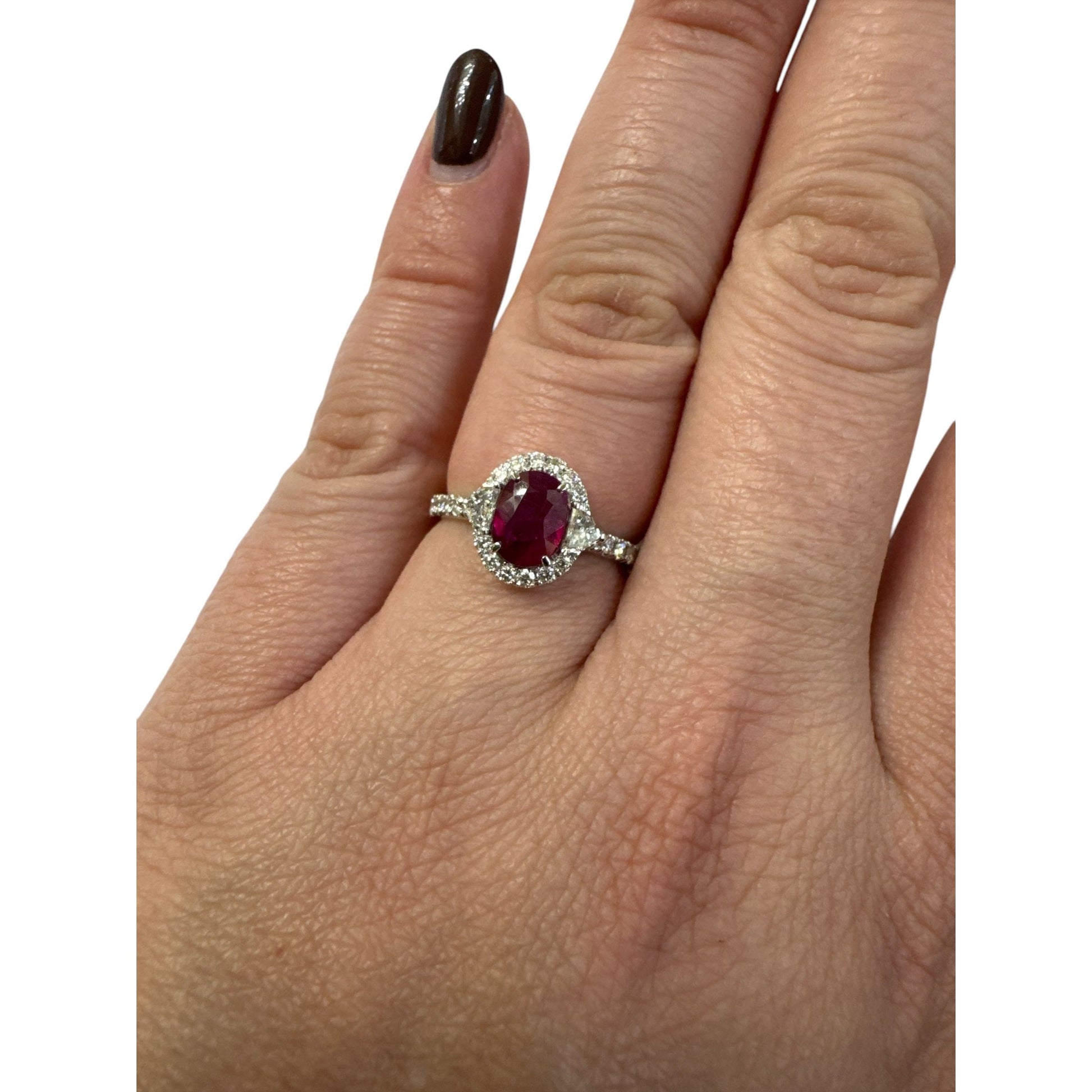 Anello in oro con diamanti e rubino Crivelli 000-4935-326