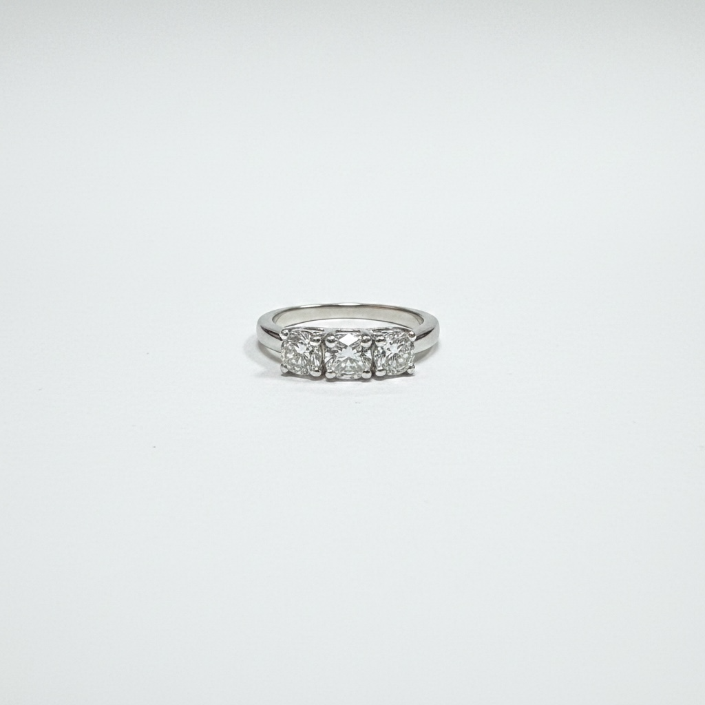 Anello trilogy in oro con diamanti Crivelli