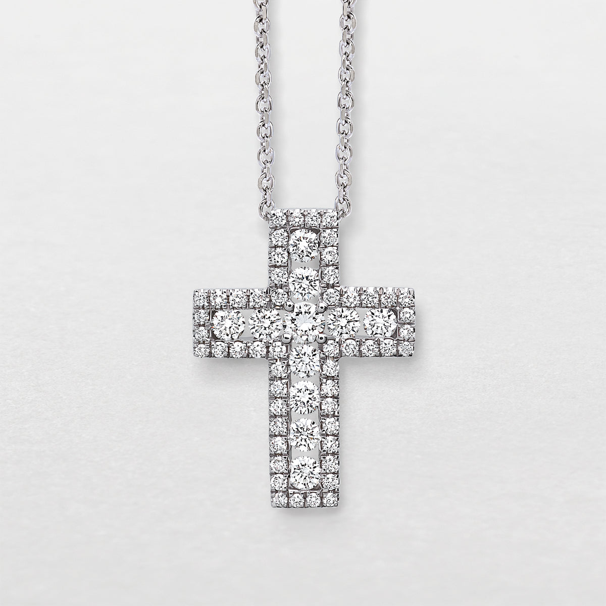 Girocollo con croce in oro bianco, diamanti Giorgio Visconti GBX37958