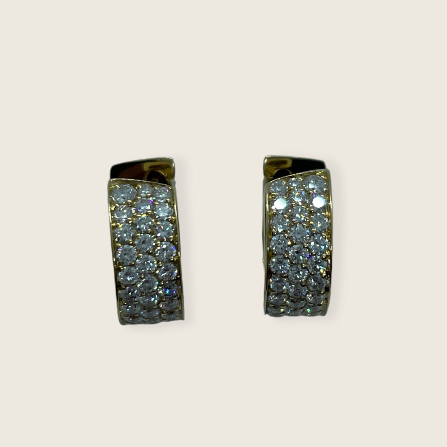 Orecchini a cerchio in oro con brillanti Crivelli