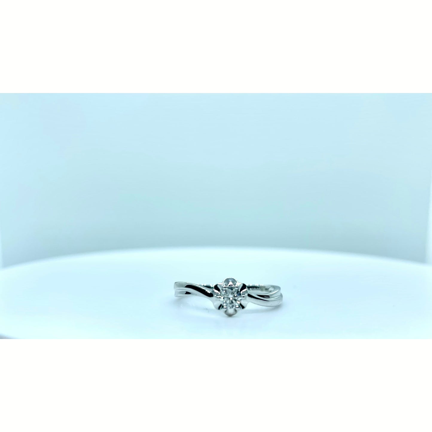 Anello solitario in oro bianco e diamanti Giorgio Visconti ABX15525