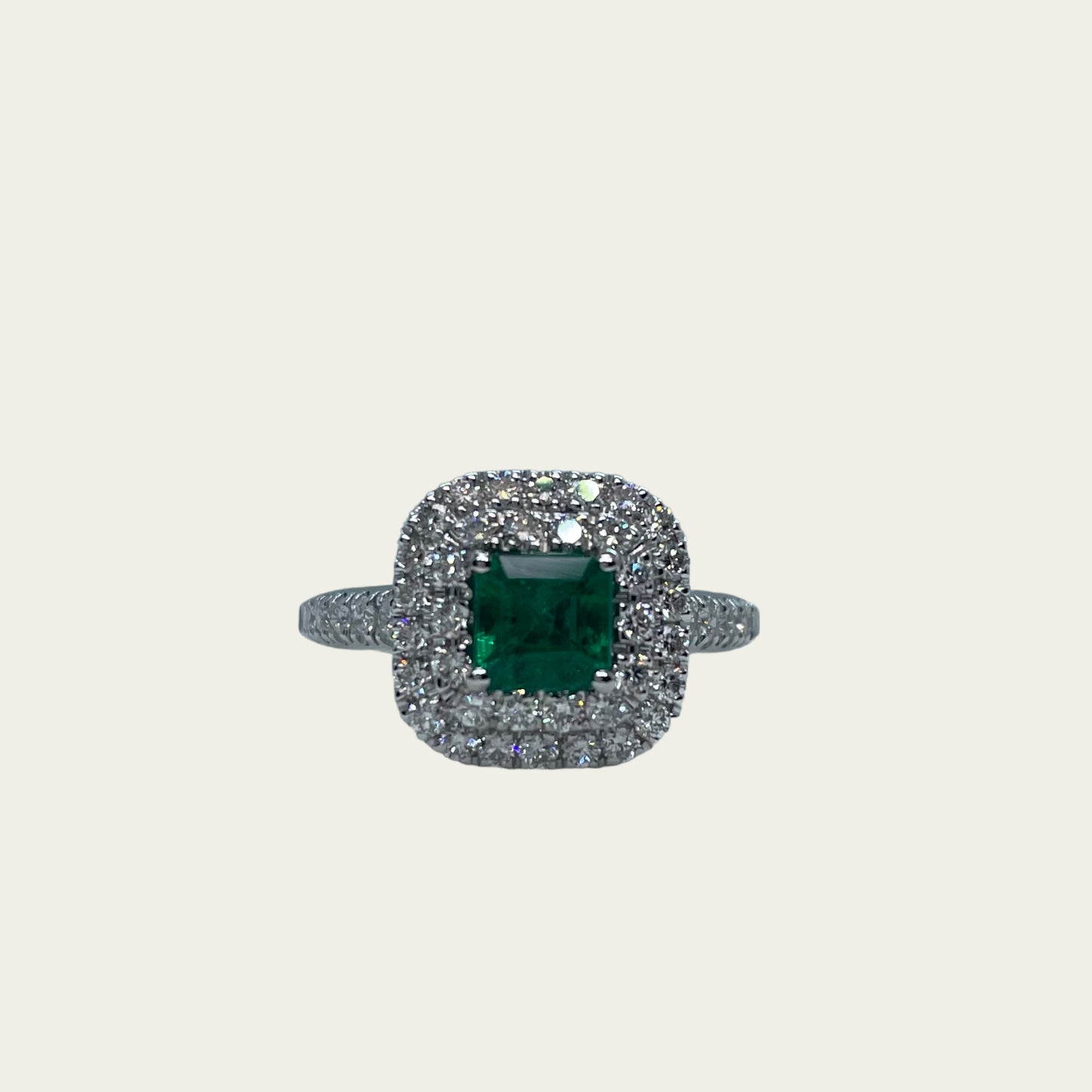Anello in oro con diamanti e smeraldo Crivelli