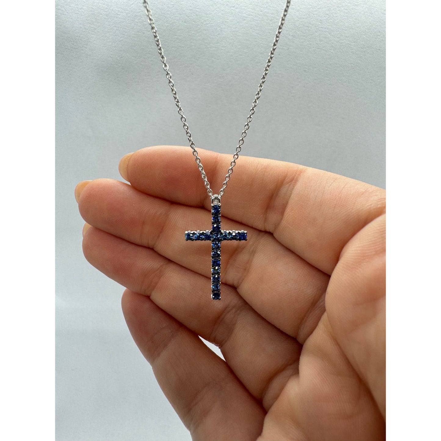 Collier croix en or et saphir bleu Crivelli 024-1927